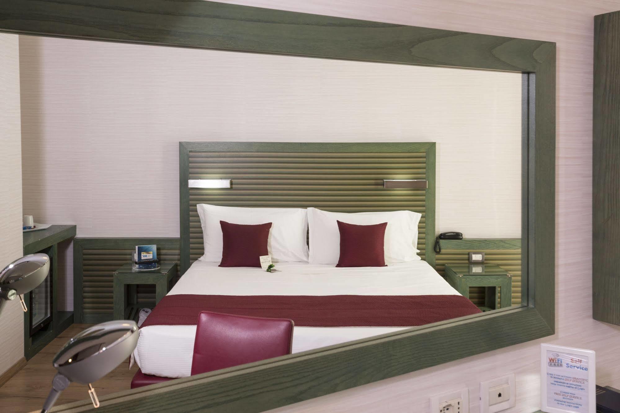 Best Western Ivrea Crystal Palace Banchette D'Ivrea エクステリア 写真