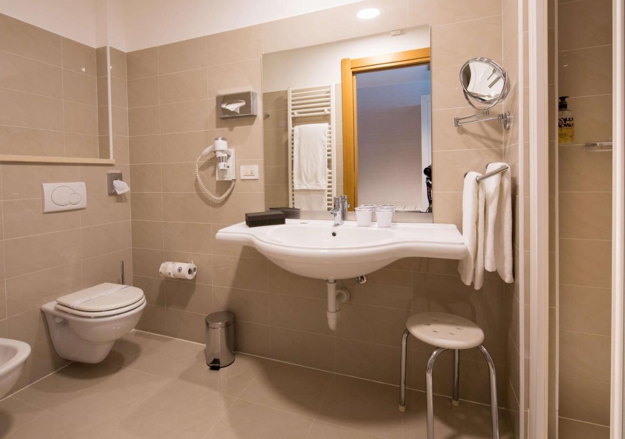 Best Western Ivrea Crystal Palace Banchette D'Ivrea エクステリア 写真